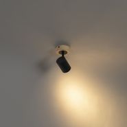 Modern-fekete-spotlámpa-fával,-dönthető---Jeana