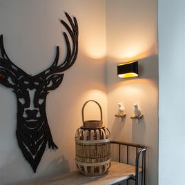 Moderne wandlamp zwart met gouden binnenkant ovaal - Alone