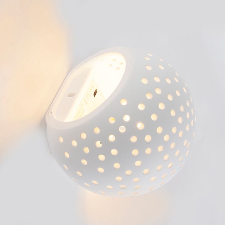 Moderne wandlamp wit gips bol met lichteffect - Blur