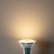 GU10-LED-lámpa-alkonyatérzékelővel-3W-200-lm-2700K