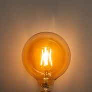 E27-Dimmbare-LED-Gold-G125-4,9W-450lm-2200K