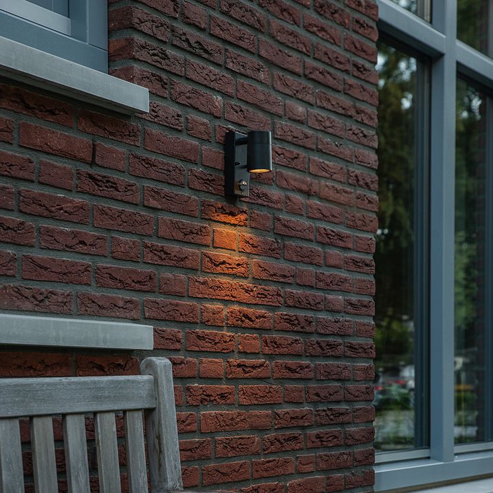 Udendørs væglampe sort med bevægelsessensor IP44 - Solo