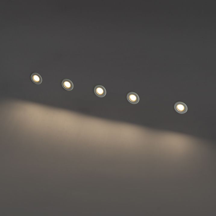 Ensemble de 5 spots encastrables modernes blancs avec LED IP67 - Linsey