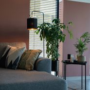 Moderna-podna-lampa-crna---Lofty