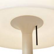 Škandinávska-vonkajšia-stojaca-lampa-béžová-s-bielym-tienidlom-IP44---Mississippi