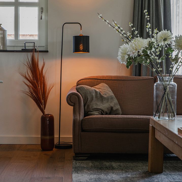 Smart gulvlampe sort inkl. WiFi A60 lyspære - Lofty