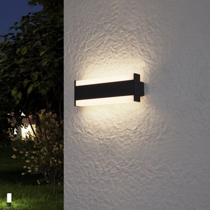 Moderne vegglampe svart 30 cm inkl. LED CCT IP54 - Vanya