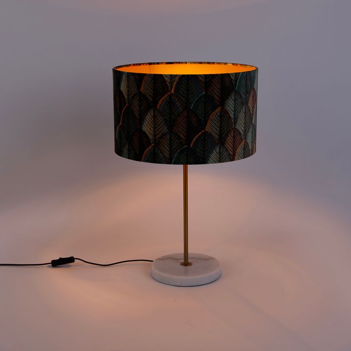 Candeeiro de Mesa em Latão com Abajur de Veludo, Design Folha e Interior Dourado - Kaso