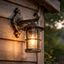 Klasična-zidna-lampa-za-spoljašnju-upotrebu-antičke-zlatne-boje-IP44---Herb