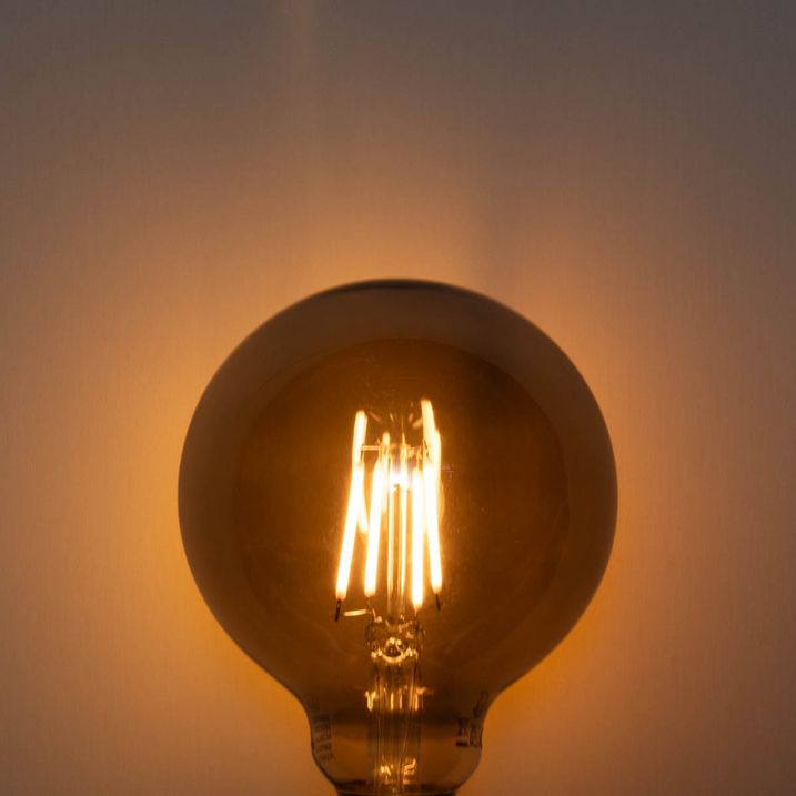 Bombilla LED E27 regulable Ahumado G95 5W 200 lm 1900K