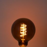 E27-Dimmbare-LED-Glühbirne-G95-Braun-4W-120-lm-1800K