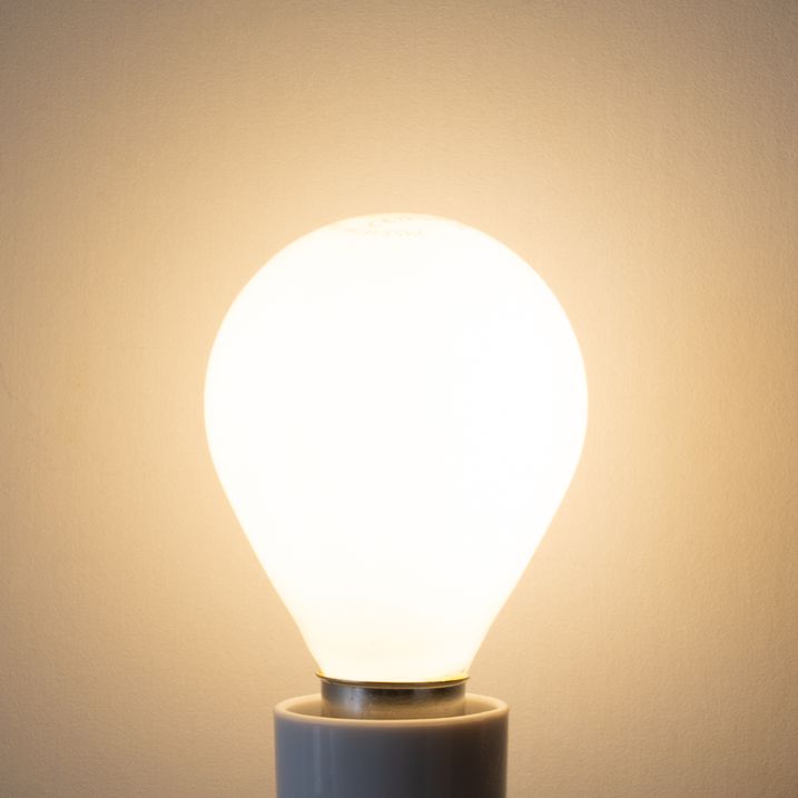 Bec LED E14 Estompat P45 Opal 5W 470 lm 2700K