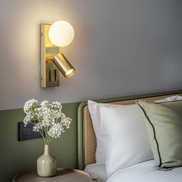 Lámpara de pared moderna de latón con 2 luces, ajustable y con puerto USB-C - Lesly
