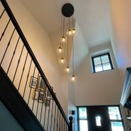 Art-Deco-piekaramā-lampa-melna-7-gaismas---Pallon