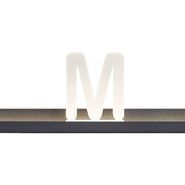 Letra-de-plástico-M-para-lámpara-de-pared-Letterbox
