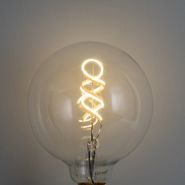 Set-od-5-Pametne-E27-prigušne-LED-sijalice-G125-RGBW-4W-250lm-2700K