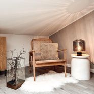 Design-tafellamp-zwart-met-smoke-glas---Qara