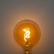 Set-od-5-E27-Zatamnjivih-LED-Sijalica-Spiralni-Filament-Zlatna-G125-4W-270-lm-2200K