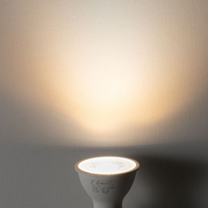 Stmívatelná LED žárovka GU10 6W 450lm 3000K
