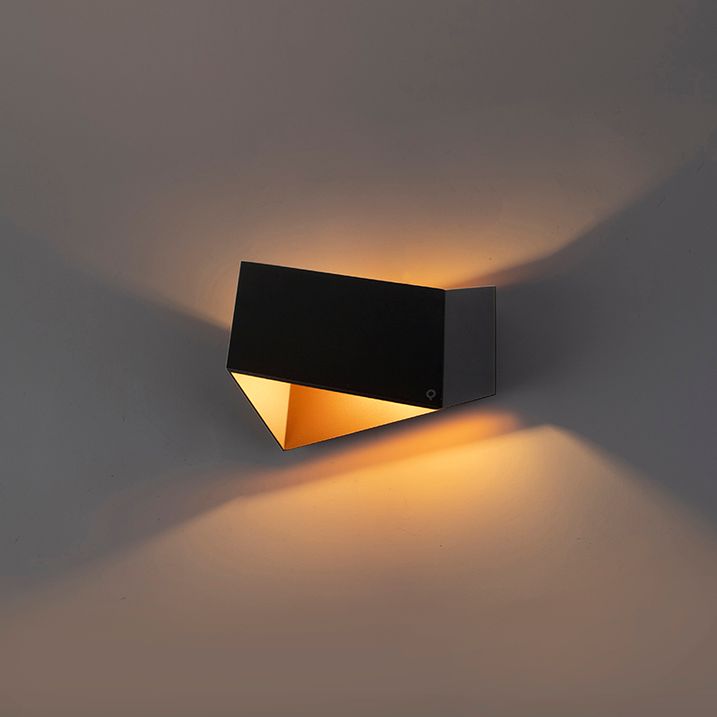 Design-seinävalaisin musta kullalla - Fold