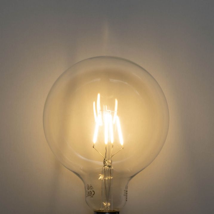 E27 Filament spirale LED me 3 hapa të zbehtë G125 4W 450lm 2700K