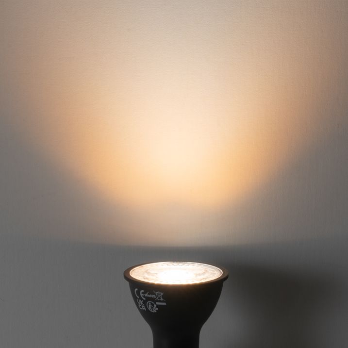 Stmívatelná LED žárovka GU10 s 3stupňovým stmíváním, černá, 6W, 430lm, 2000-6000K
