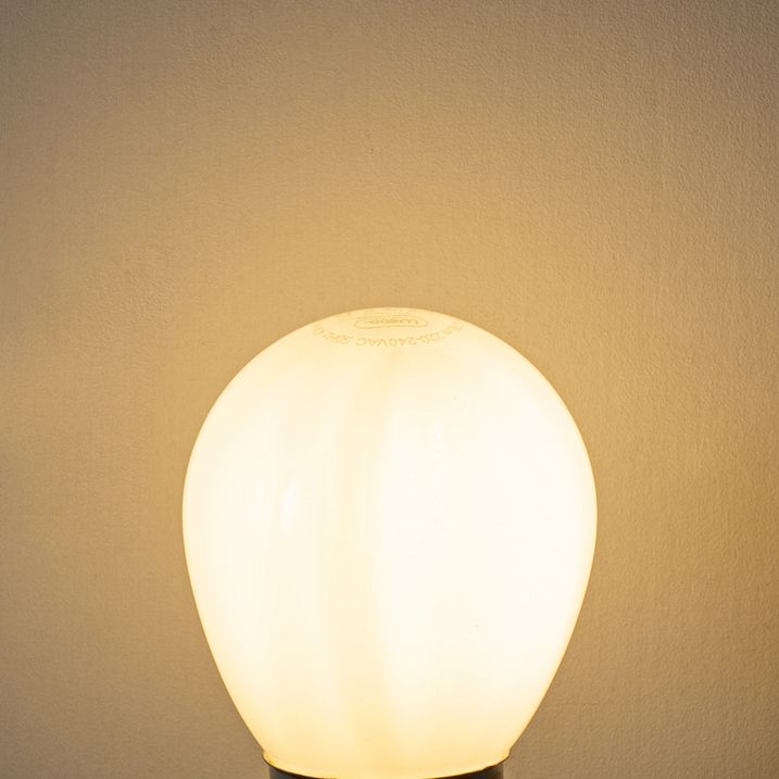 E27 3-stegs dimbar LED-lampa P45 Opalglas 5W 470 lm 2700K