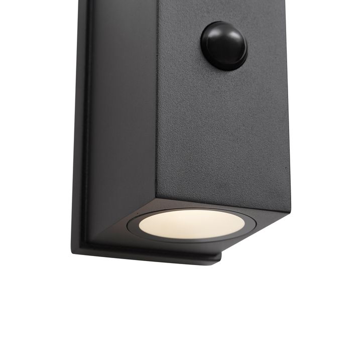 Sieninis šviestuvas juodas su Lux jutikliu magnetinis su LED įkraunamas - Baleno