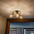 Plafón-de-diseño-negro-con-dorado-3-luces-redondo---Noud