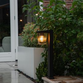 Moderná vonkajšia stojaca lampa čierna 60 cm IP54 - Chimay