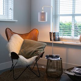 Moderna grīdas lampa balta ar zeltu - Lofty