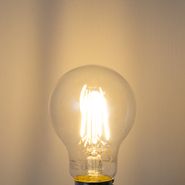 Set-od-5-E27-prigušivih-LED-žarulja-A60-prozirne-4W-470-lm-2700K