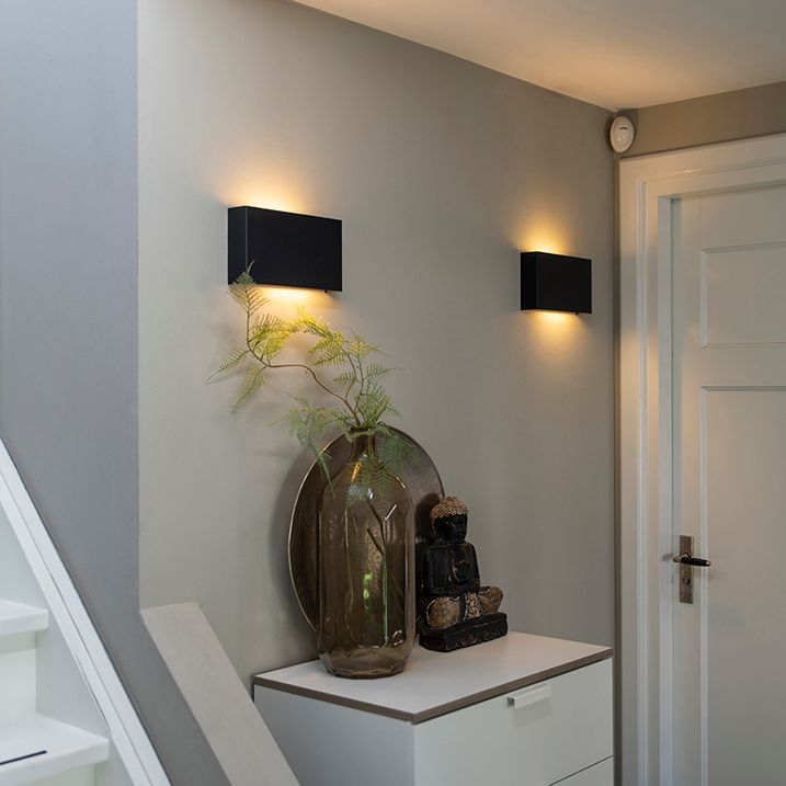 Moderná nástenná lampa čierna - Otan