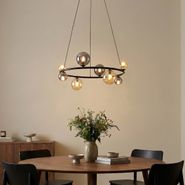 Viseća-lampa-crna-sa-dimljenim-i-ćilibarskim-staklom-okrugla-8-svetla---Monaco