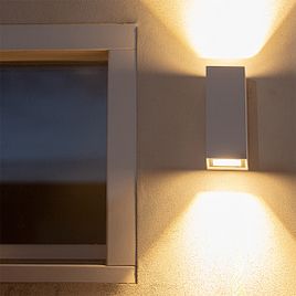 Moderna sienas lampa balta 2 gaismām GU10 AR70 IP54 - Baleno