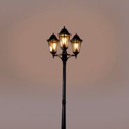 Rustikálna-vonkajšia-lampa-tmavozelená-3-svetlo-IP44---New-Orleans