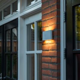 Nástenná lampa biela 17,5 cm vrátane LED IP65 - Batt