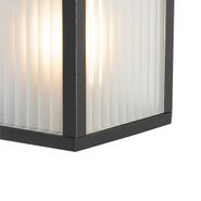 Lanterne-murale-d'extérieur-noire-avec-verre-nervuré-et-détecteur-de-mouvement---Charlois