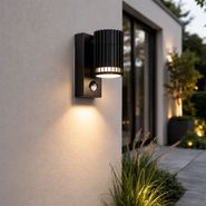 Design-utendørs-vegglampe-sort-med-bevegelsessensor-IP44---Boris