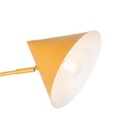 Dizaino-sieninė-lempa-geltona-reguliuojama---Triangolo