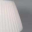 Candeeiro-de-mesa-retro-em-latão-com-abajur-plissado-creme-35-cm---Kaso