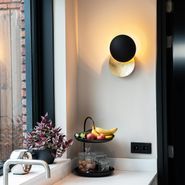 Applique-da-parete-moderna-nera-con-oro---Sunrise