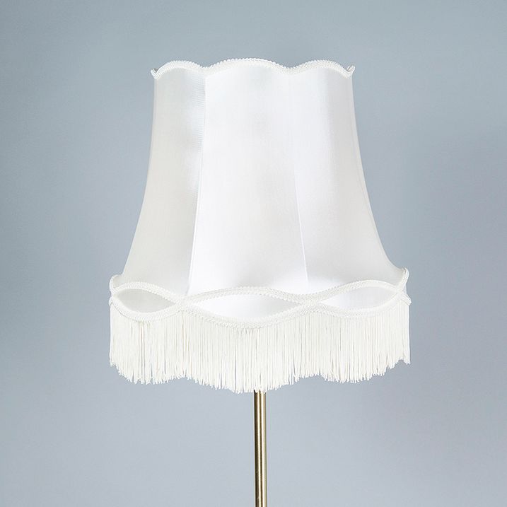 Candeeiro de pé retro em latão com abajur Granny creme 45 cm - Kaso