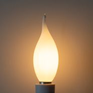 E14-Zatamnjiva-LED-sijalica-BXS35-Opal-4W-450-lm-2200K