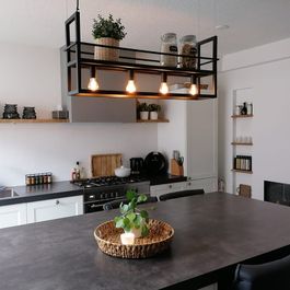 Hänglampa svart med hyllplan 4-ljus - Cage Rack