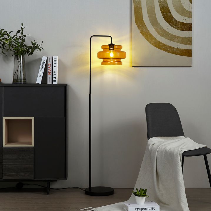 Retro stojacia lampa čierna s oranžovým sklom - Denise