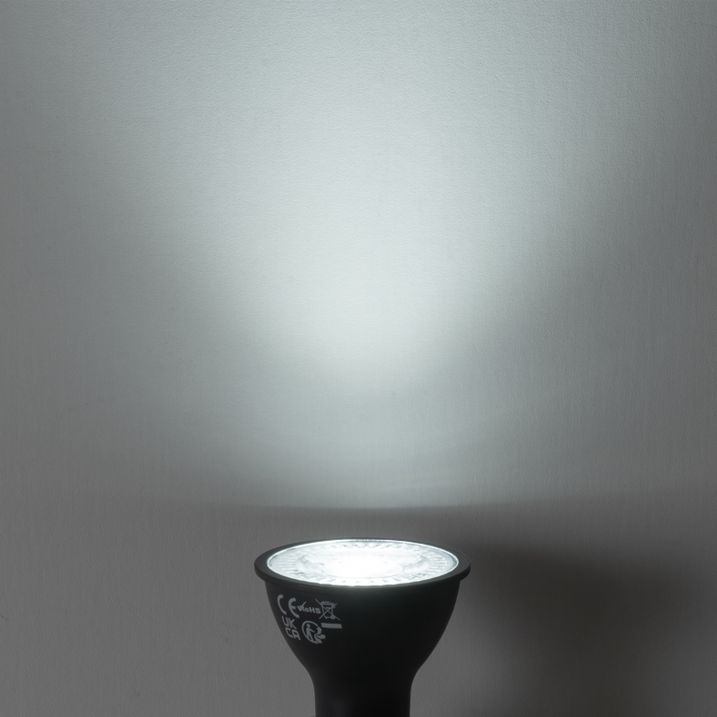 Stmívatelná LED žárovka GU10 s 3stupňovým stmíváním, černá, 6W, 430lm, 2000-6000K