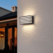 Moderne-Außenwandleuchte-schwarz-inkl.-LED-IP65---Jail